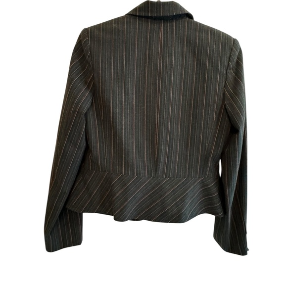 Women's Gray Pinstripe Blazer - Picture 4 of 11